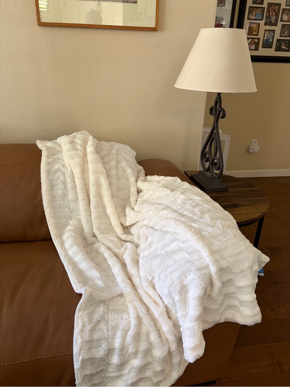 Plush Cozy Throw Blanket in Cream — Ultra-Soft Comfort